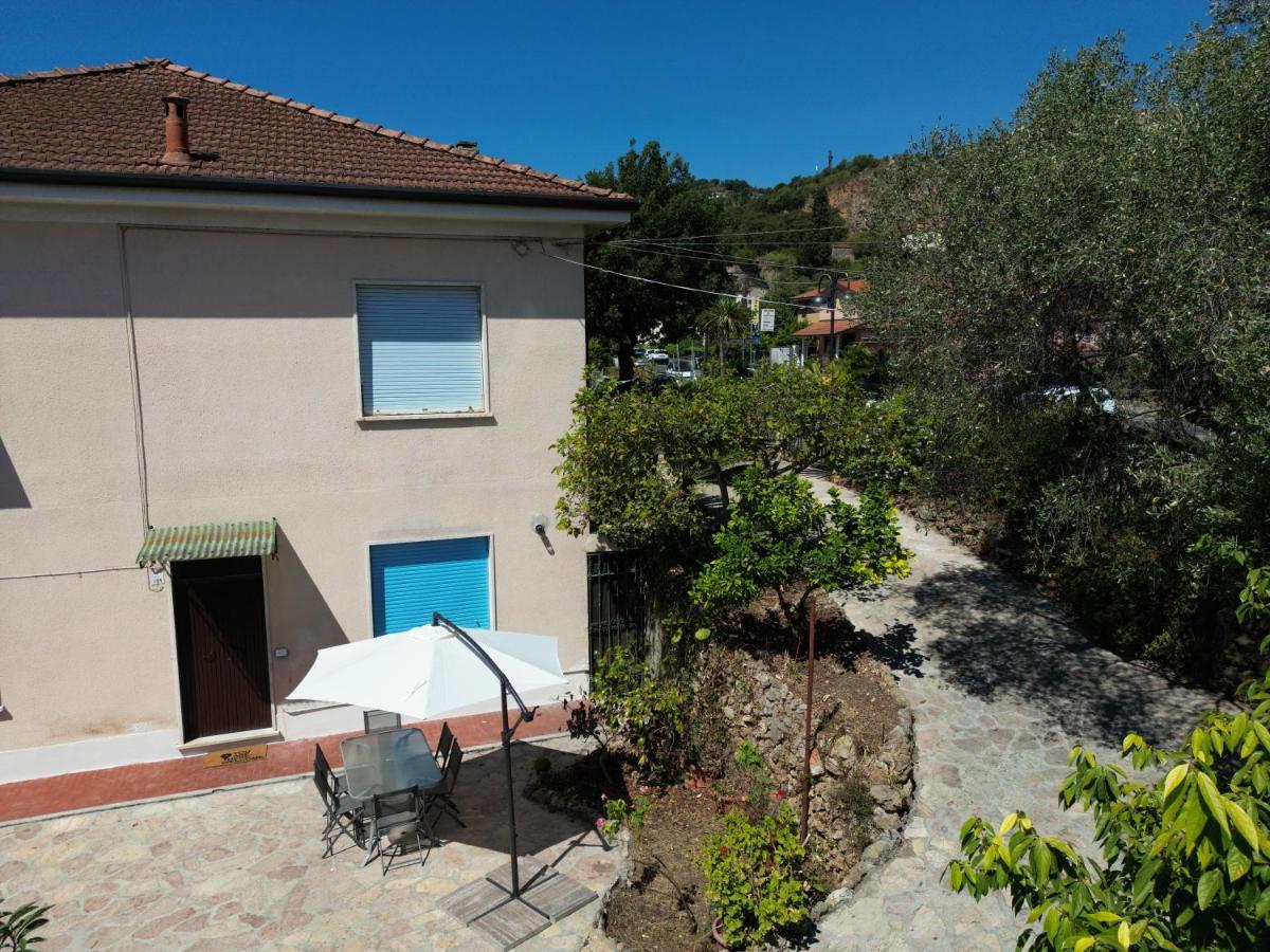 Apartamento Il Giardino Delle Cycas Romito Magra Exterior foto