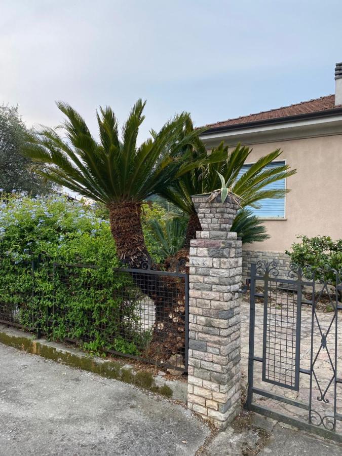 Apartamento Il Giardino Delle Cycas Romito Magra Exterior foto