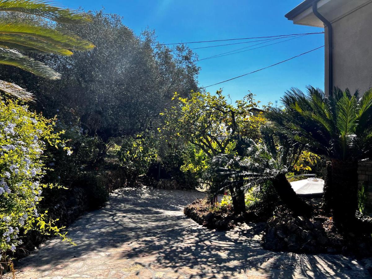Apartamento Il Giardino Delle Cycas Romito Magra Exterior foto
